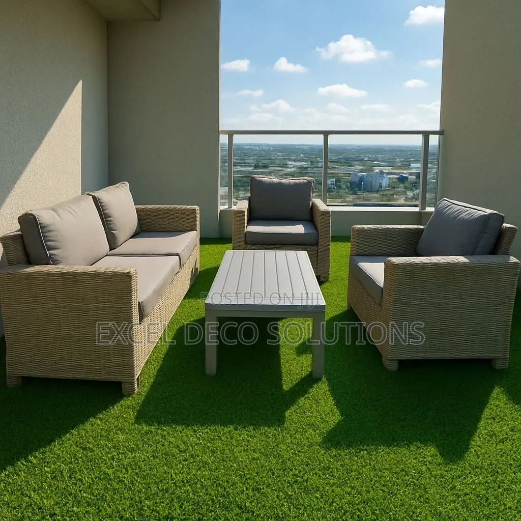 Balcony Rooftop Makeover Made Easy! - Turf Grass Carpet