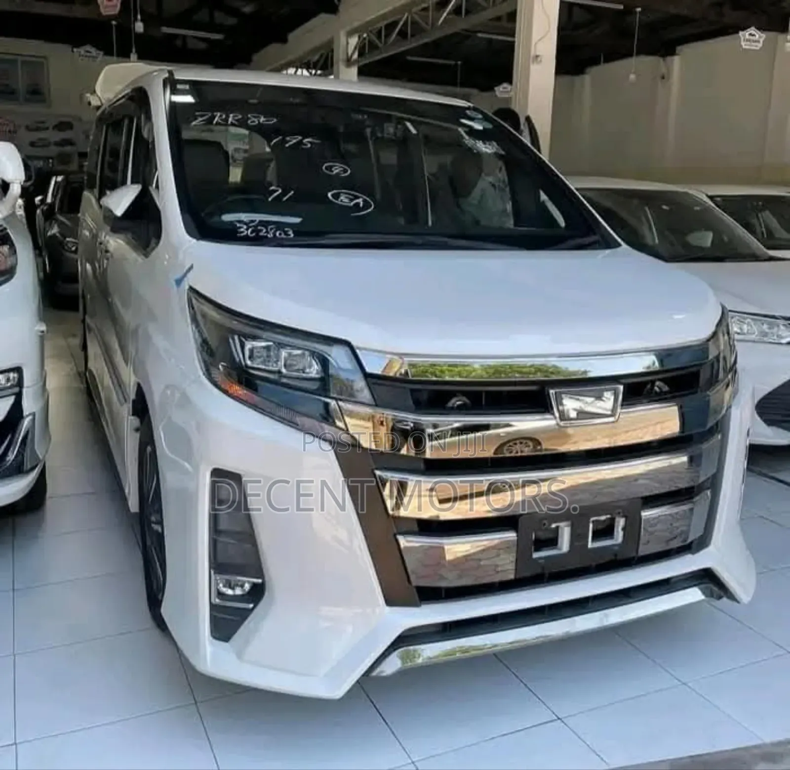Toyota Noah 2.0 FWD (8 Seater) 2019 White