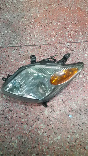 Toyota Ist 2005 Non Xenon Headlight