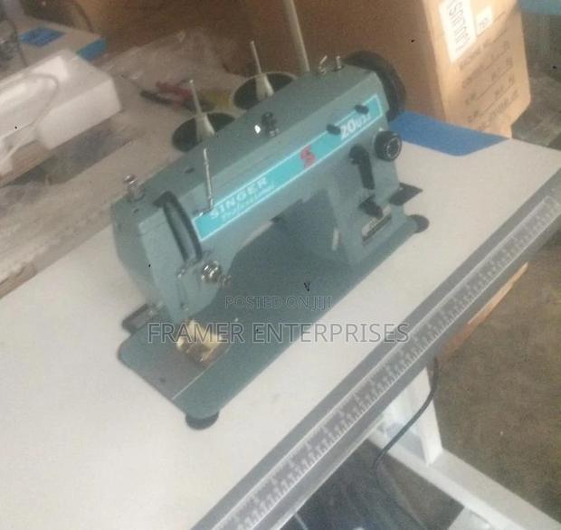 Singer 20u Sewing Machine - main view