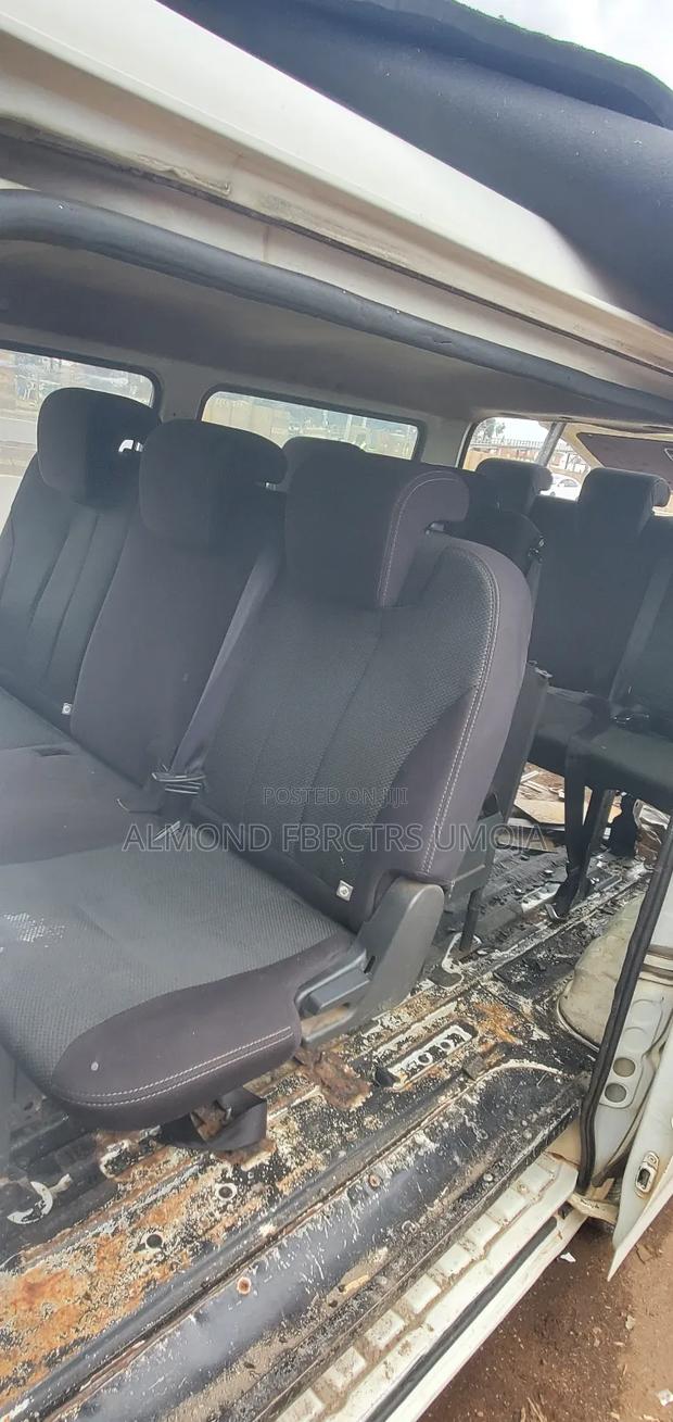 Foldable Seats for Townace,Nv200,Mazda Bongo Can Be Installed in Any V - thumbnail 2