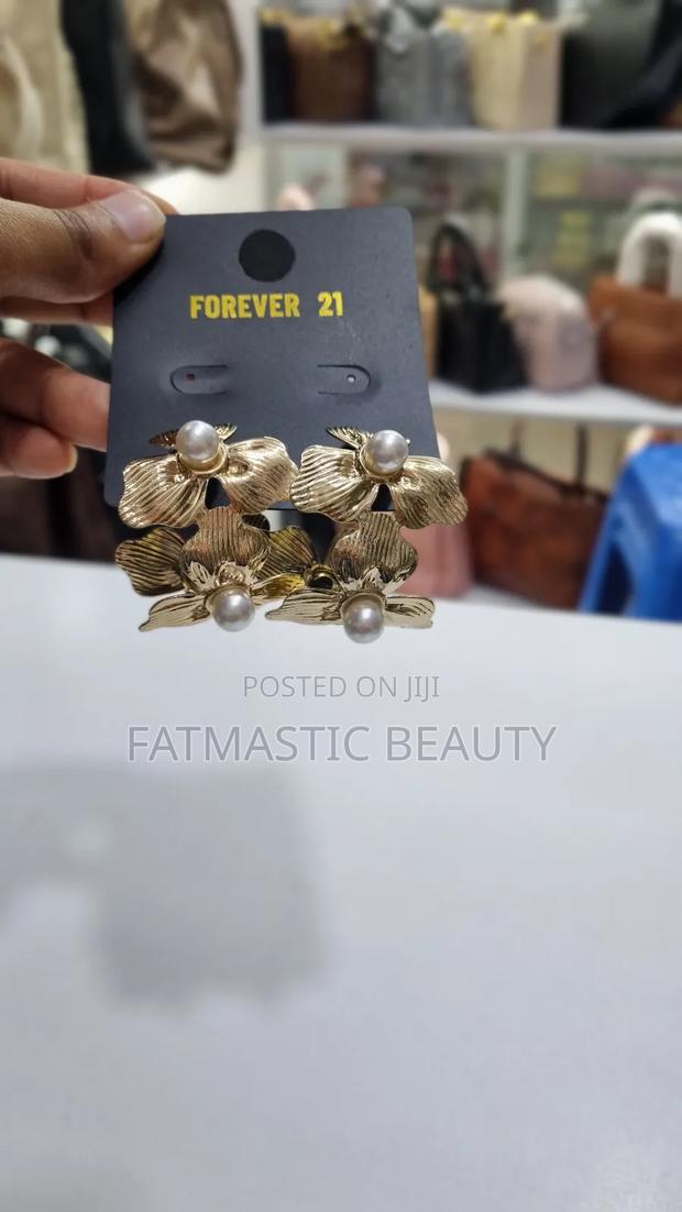 Floral Earrings Loops - main view