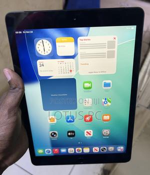 Apple iPad 10.2 (2020) 128 GB Gray - thumbnail 2