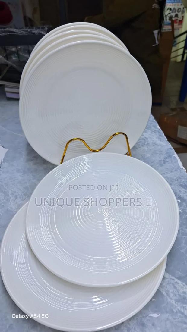 New and Classic Melamine Plates* 6pcs