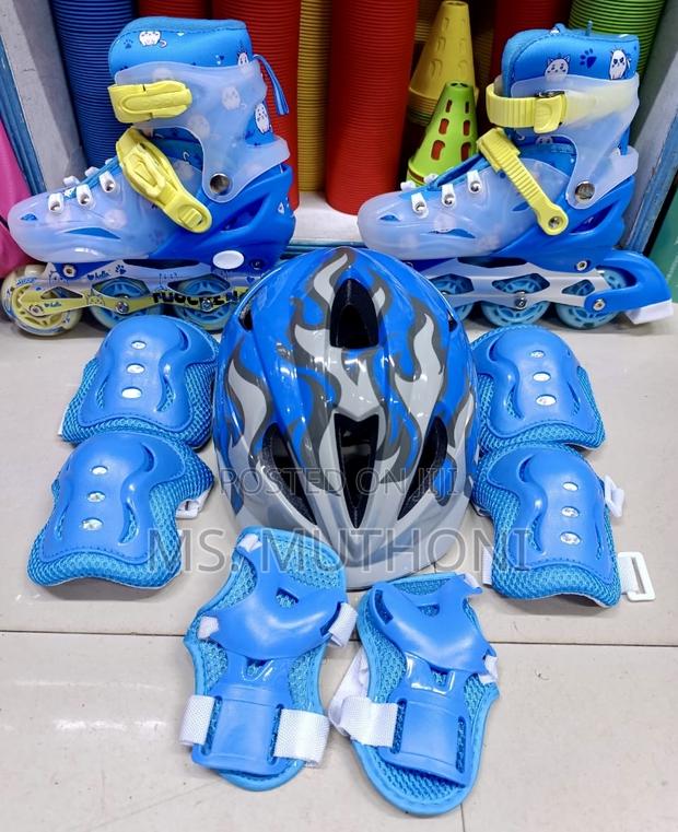Blue Full Set Pu Wheeled Skates Glowing Wheels With Guards Helmet