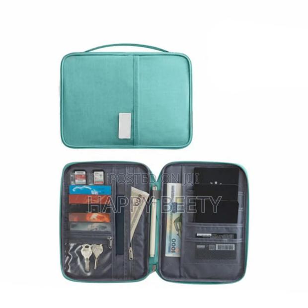 *Multifunctional Family Size Travel Passport and Document Organizer