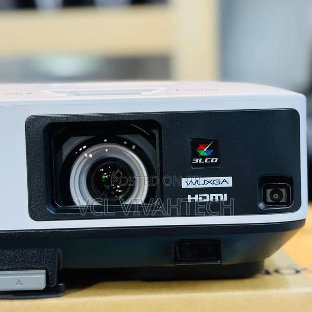 Epson Eb-2250u Projector