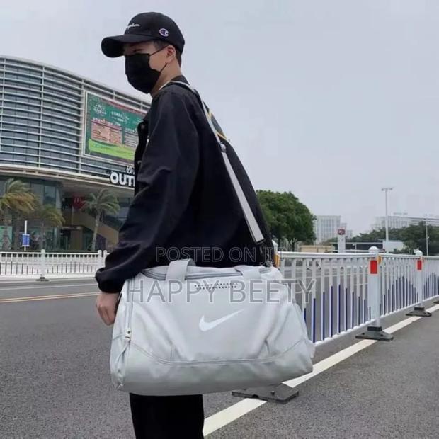 Nike Sport/Travel Bag - thumbnail 3