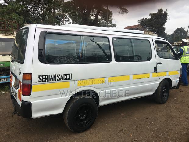 Toyota HiAce 2006 White - main view