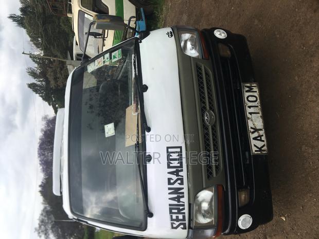 Toyota HiAce 2006 White - thumbnail 2