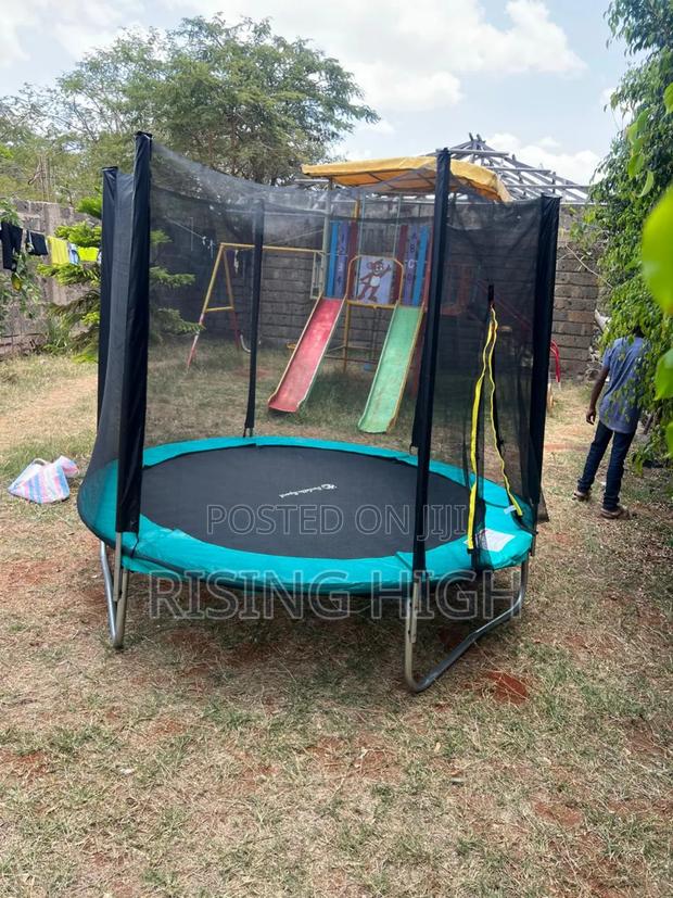 Heavy-Duty 8ft Outdoor Trampoline
