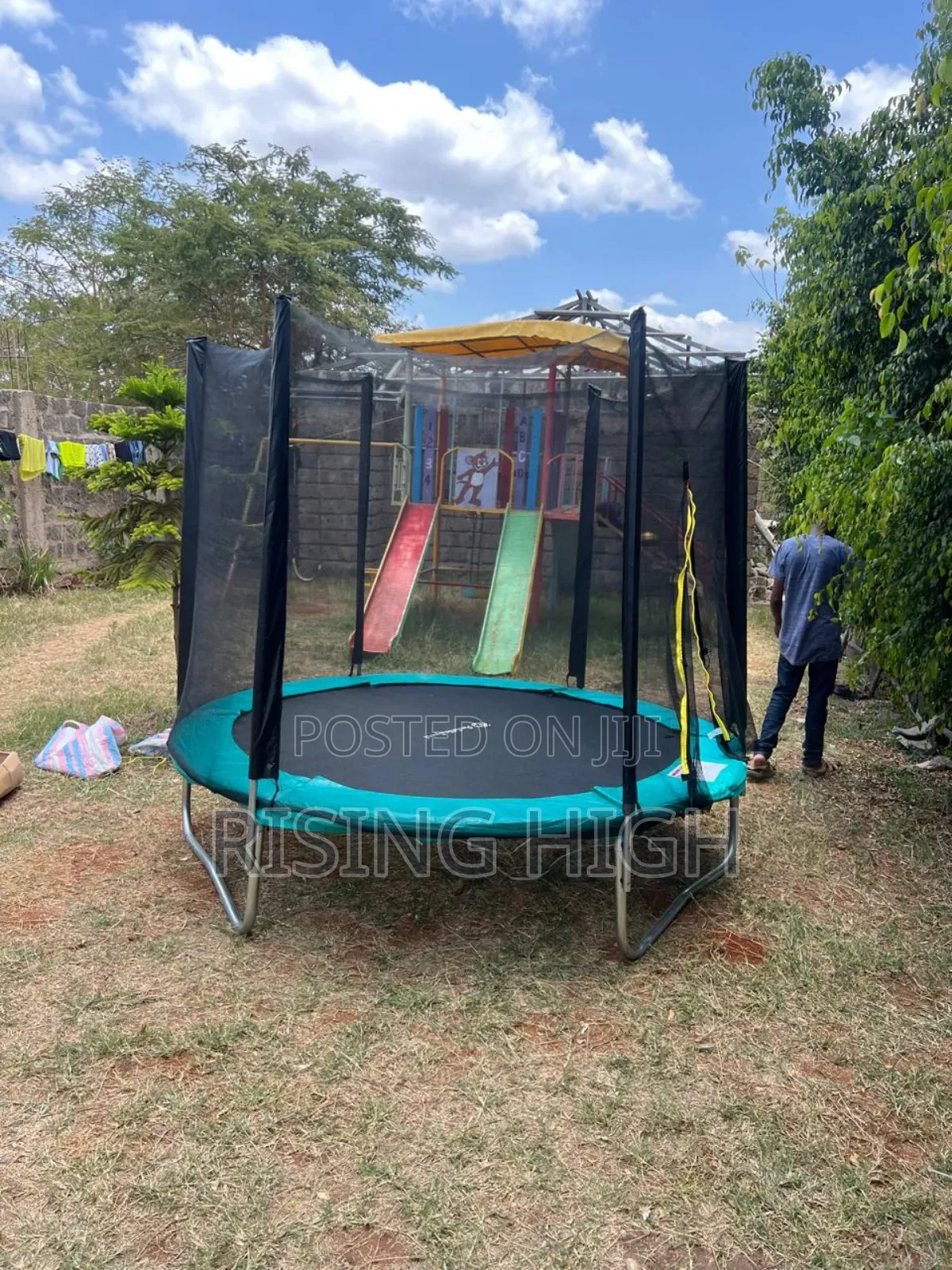 Heavy-Duty 8ft Outdoor Trampoline