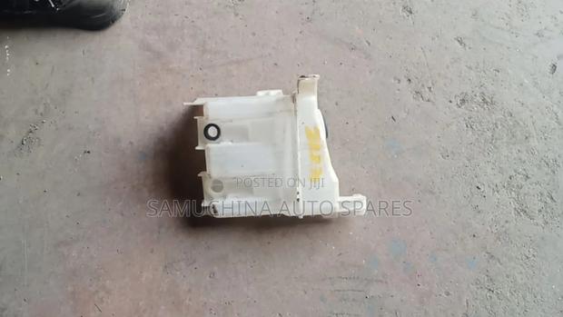 Washer Bottle Toyota Voxy Zrr70