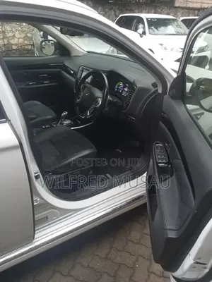 Mitsubishi Outlander 2018 Silver