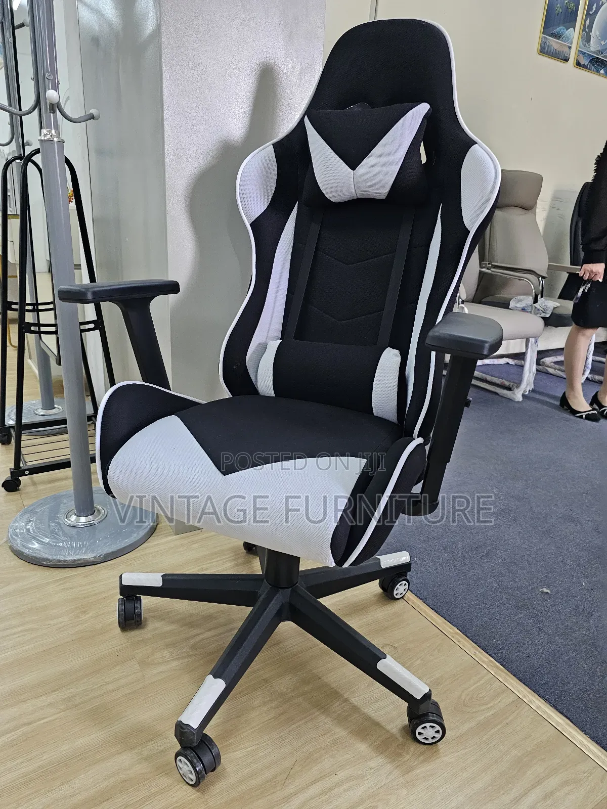 Sporting Chairs Zodax