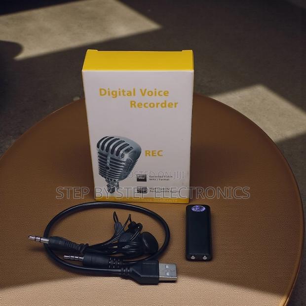 Mini Size Small 8gb Voice Recorder With Clear Audio Performance