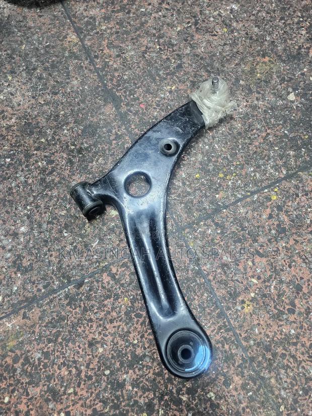 Mitsubishi Colt Control Arm - thumbnail 3