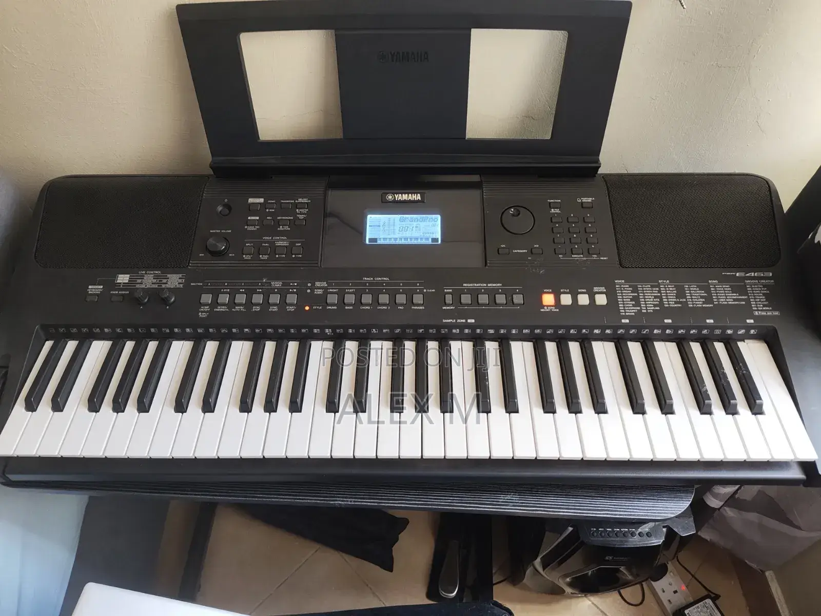 Yamaha PSR E463 Piano Keyboard