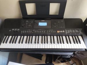 Yamaha PSR E463 Piano Keyboard - thumbnail 2