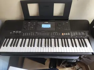 Yamaha PSR E463 Piano Keyboard