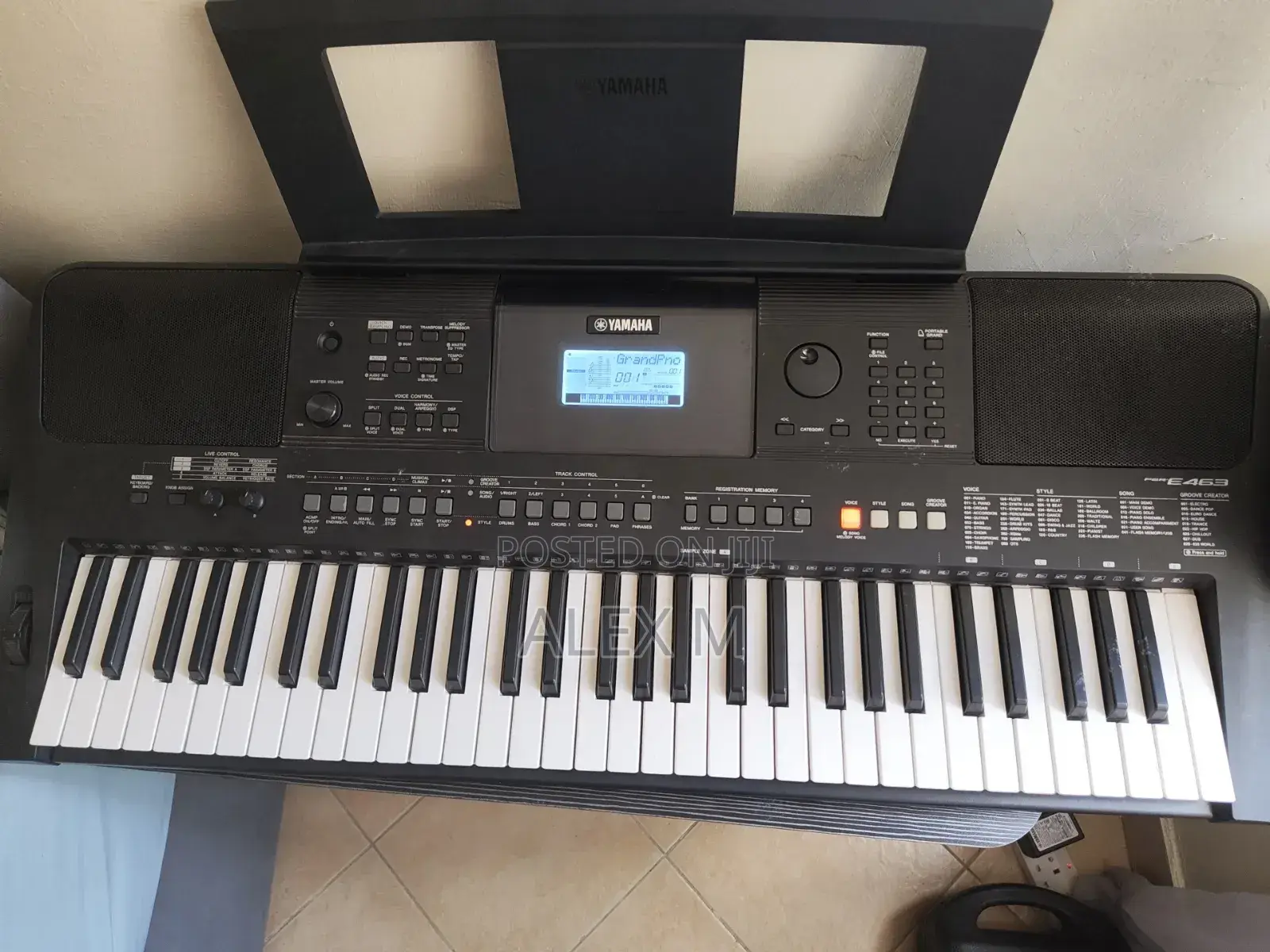 Yamaha PSR E463 Piano Keyboard
