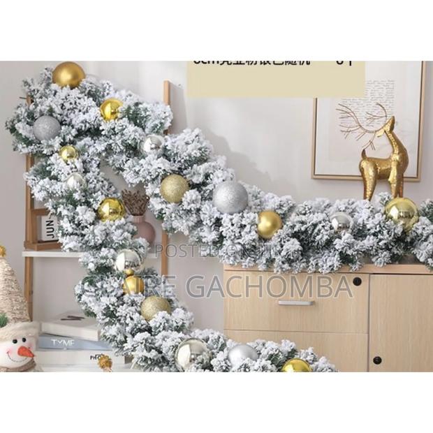 2.7m Christmas Pine Garland Snow Flocking Falling Cedar Rattan - main view
