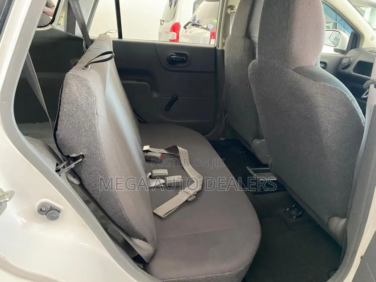 Nissan NV1500 2018 White