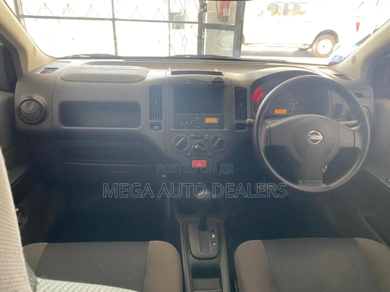 Nissan NV1500 2018 White