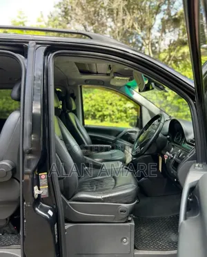 Mercedes-Benz V-Class 2012 Black