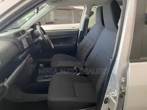 Toyota Succeed 2018 Silver