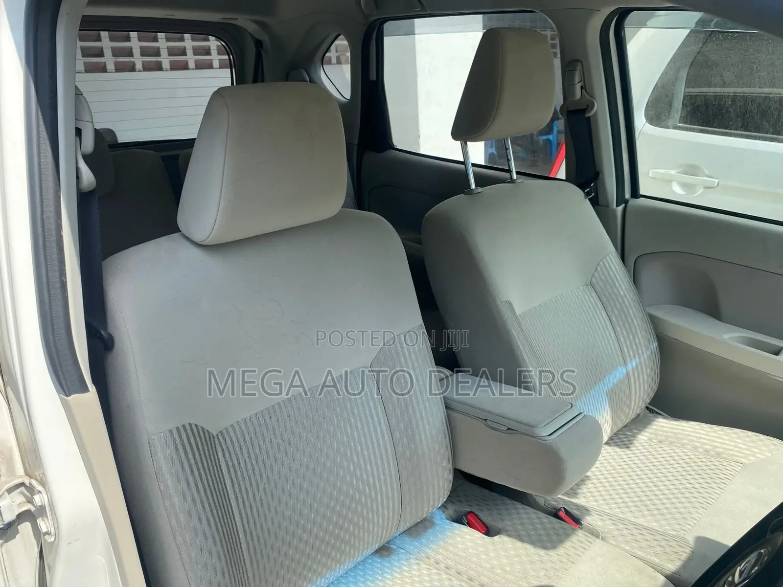 Daihatsu Move 2018 White