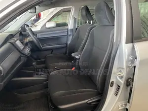 Toyota Axio 2018 Silver