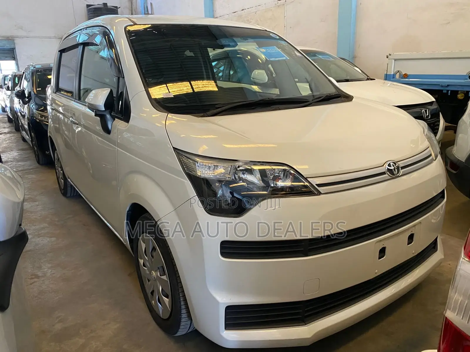 Toyota Spade 2018 White