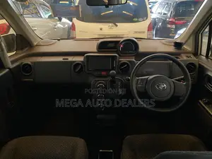 Toyota Spade 2018 White