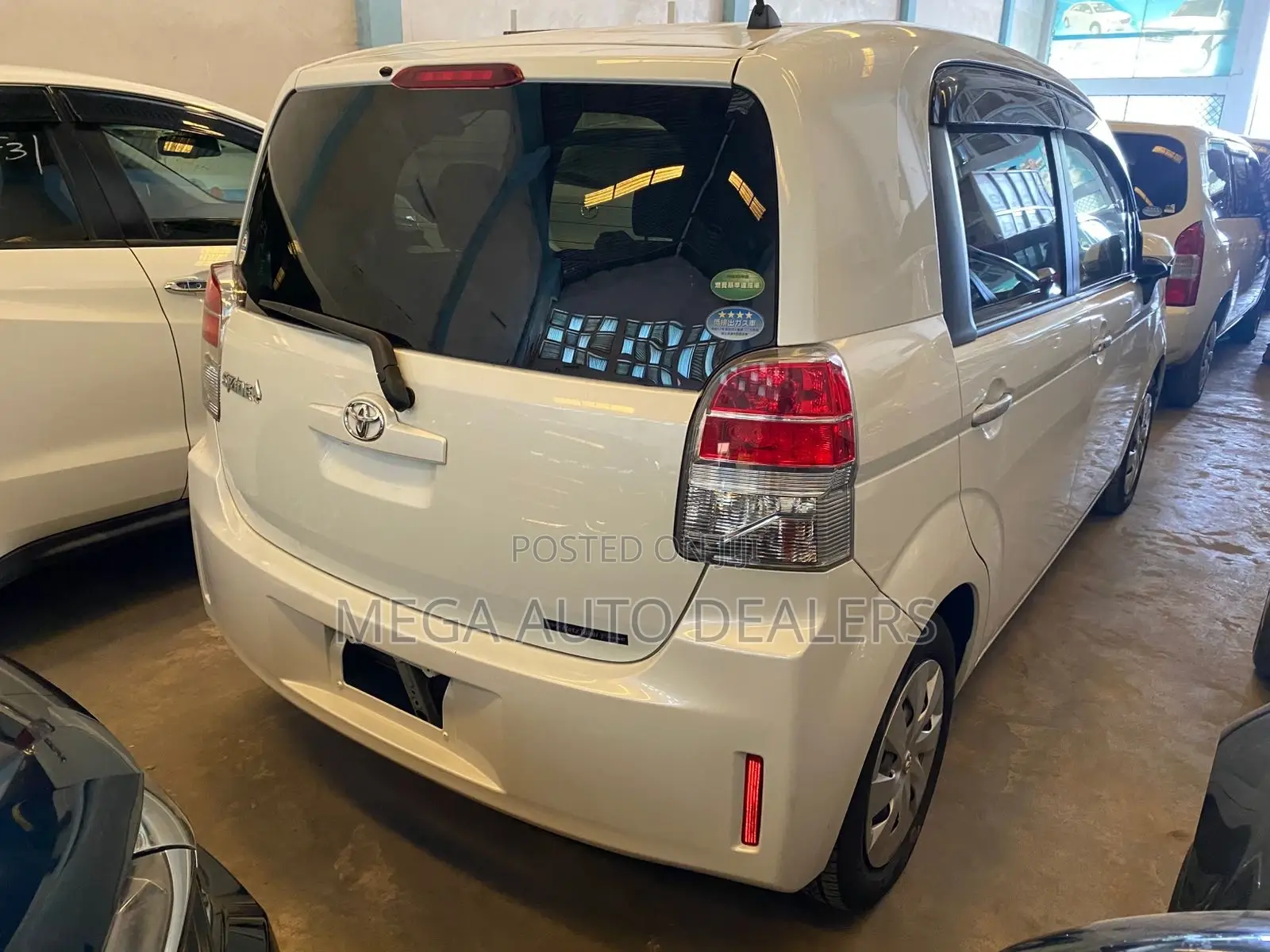 Toyota Spade 2018 White