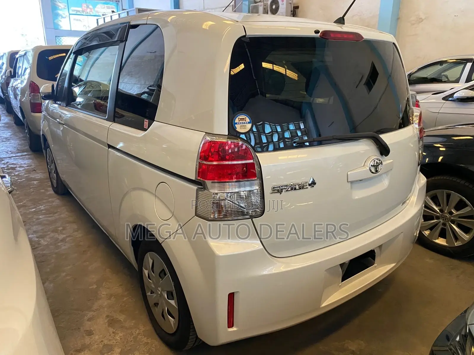 Toyota Spade 2018 White