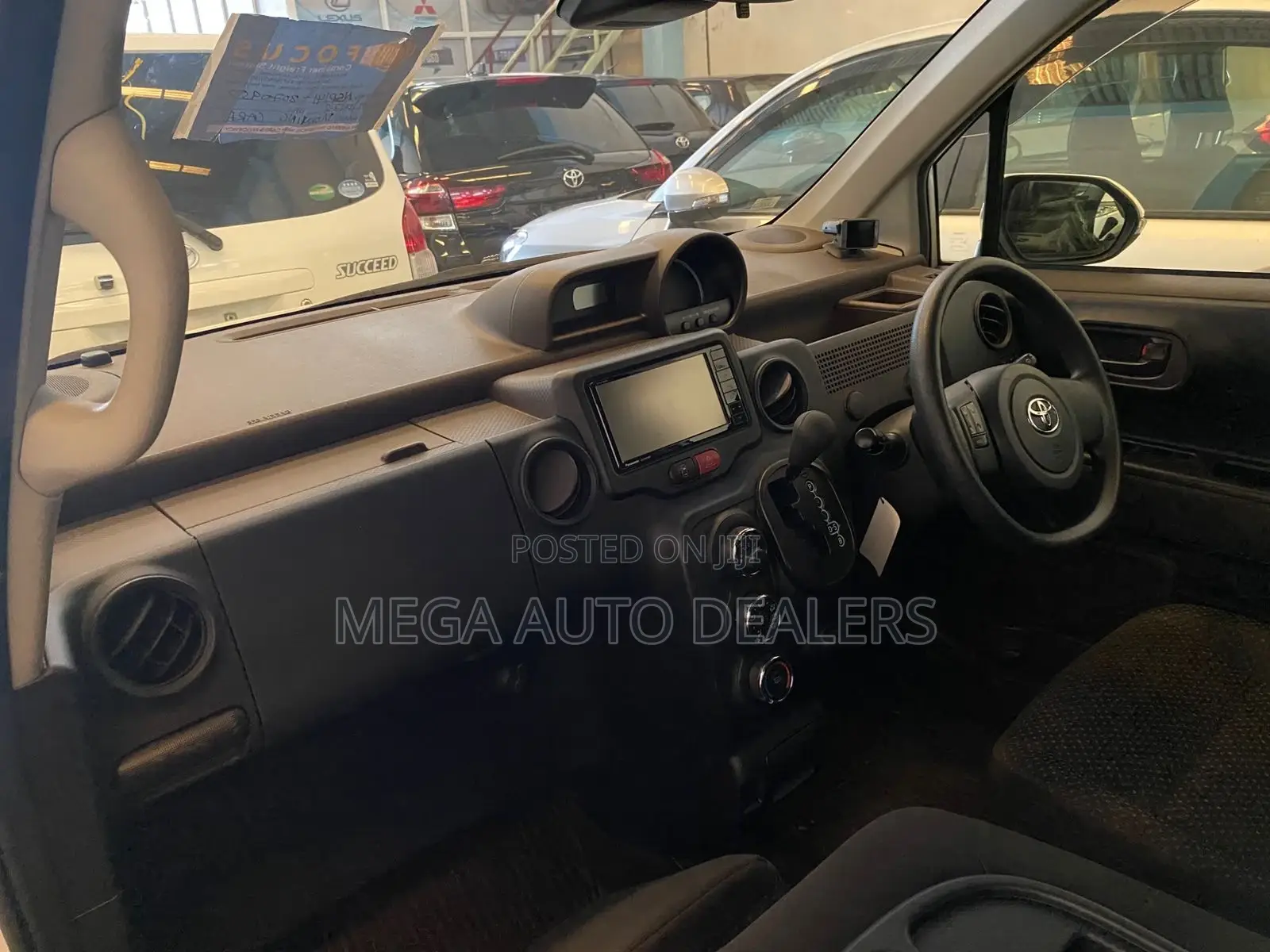 Toyota Spade 2018 White