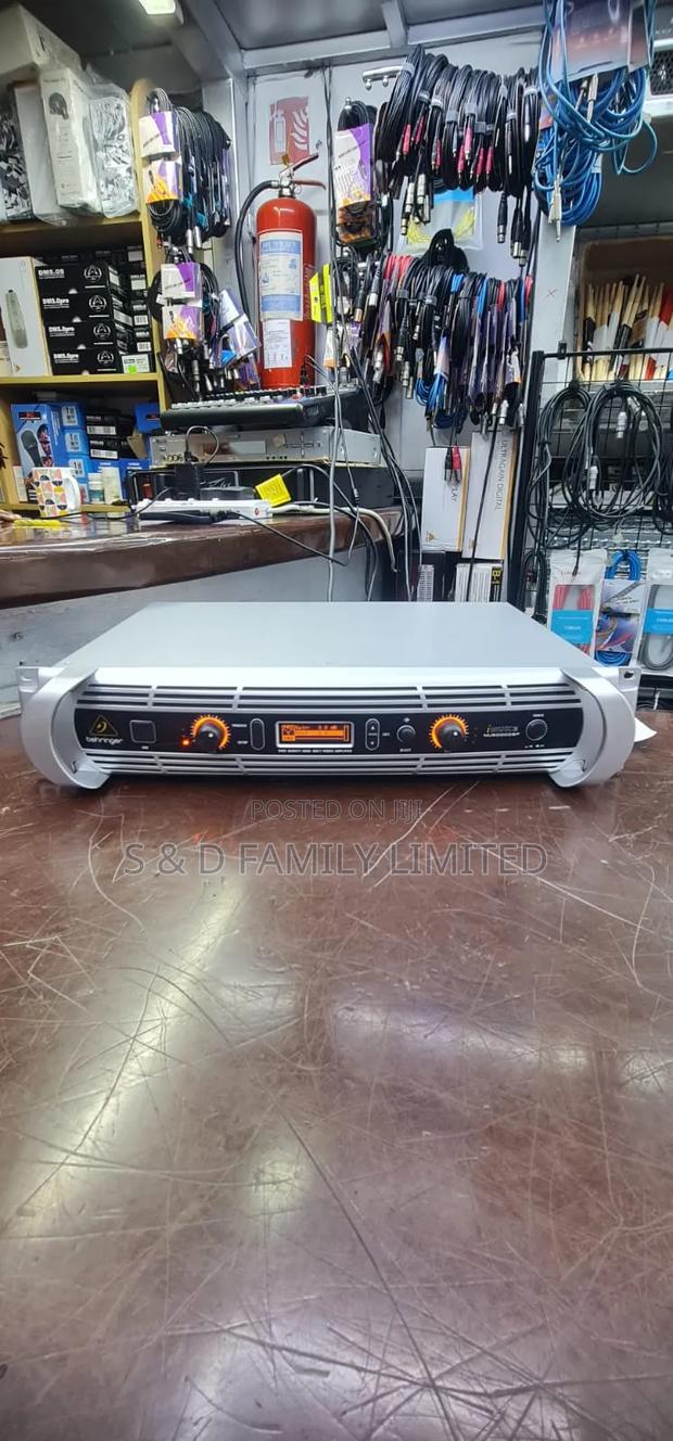 Behringer Nu6000dsp Power Amplifier - main view