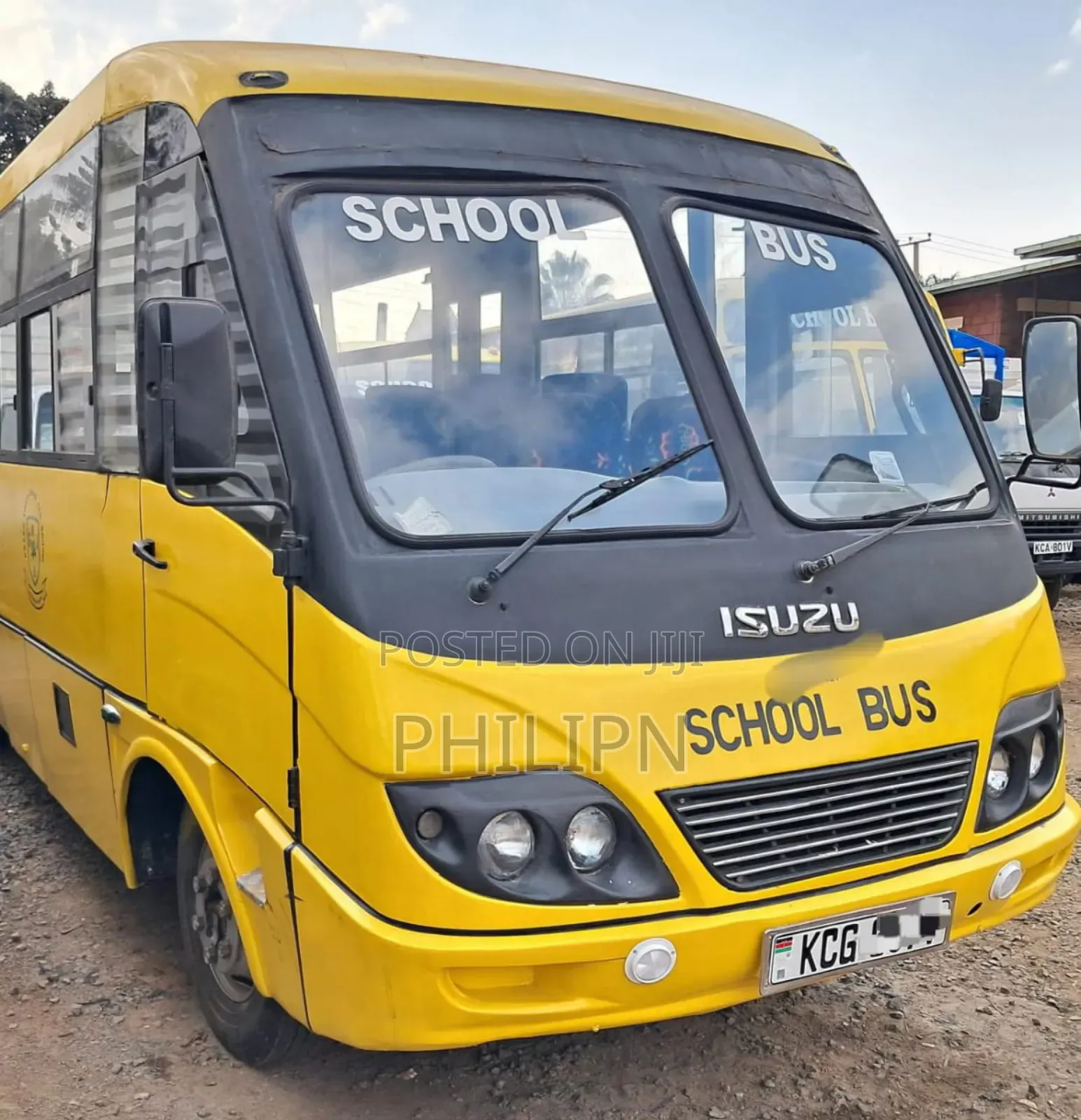Isuzu NQR 2013 Yellow