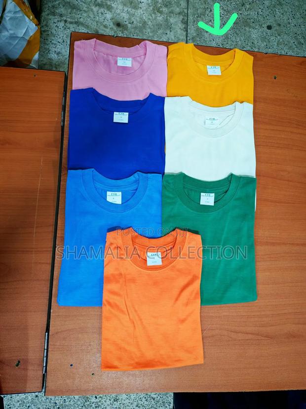 Roundneck Available - main view