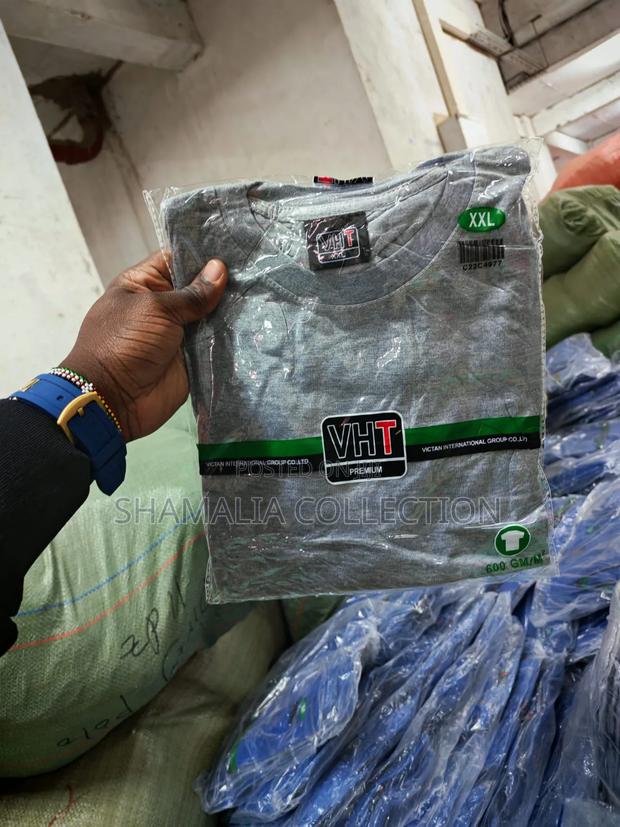 Roundneck Available - thumbnail 2