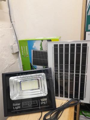 Intelligent 100w Solar Flood Light. - main view