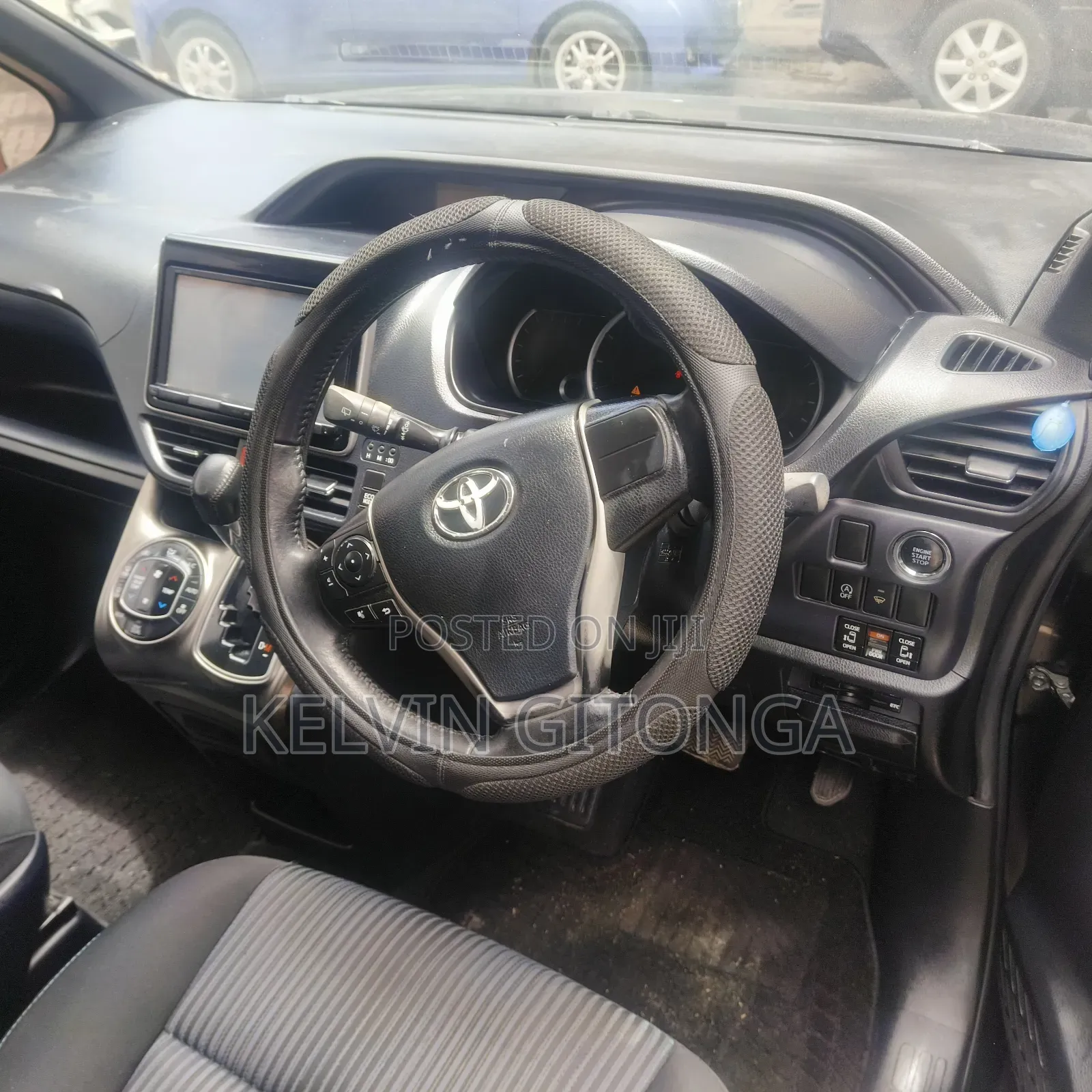 Toyota Voxy SV Premium 2014 Black