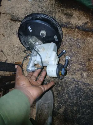 Brake Booster and Brake Master Cylinder Toyota Hilux Vigo