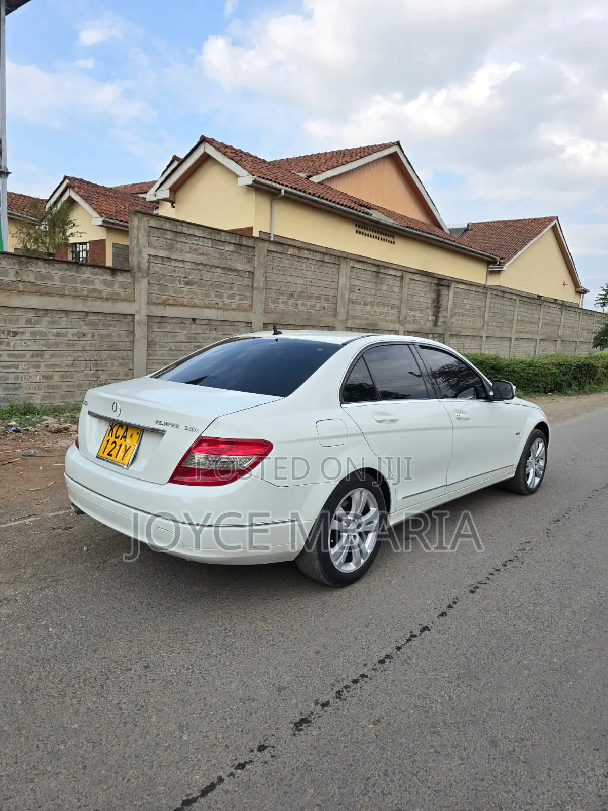 Mercedes-Benz C200 2010 Pearl
