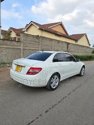 Mercedes-Benz C200 2010 Pearl