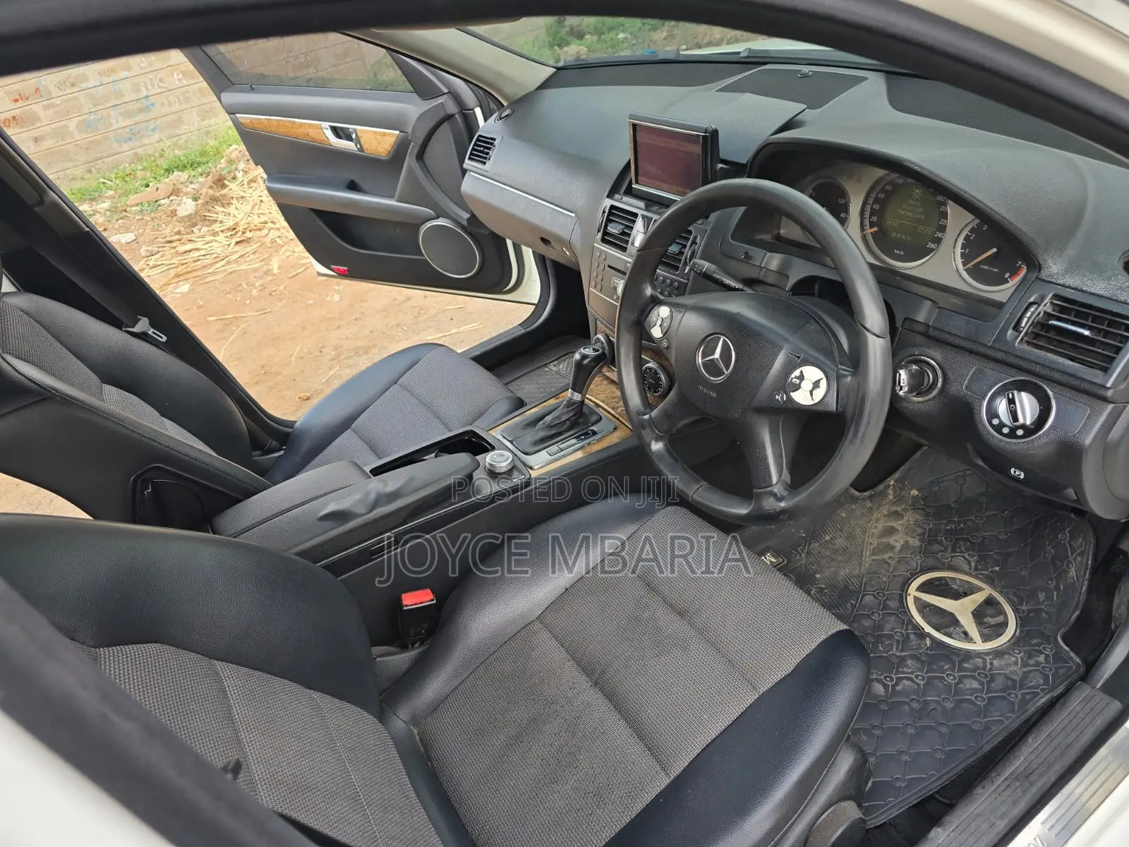 Mercedes-Benz C200 2010 Pearl