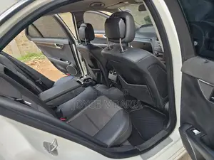 Mercedes-Benz C200 2010 Pearl