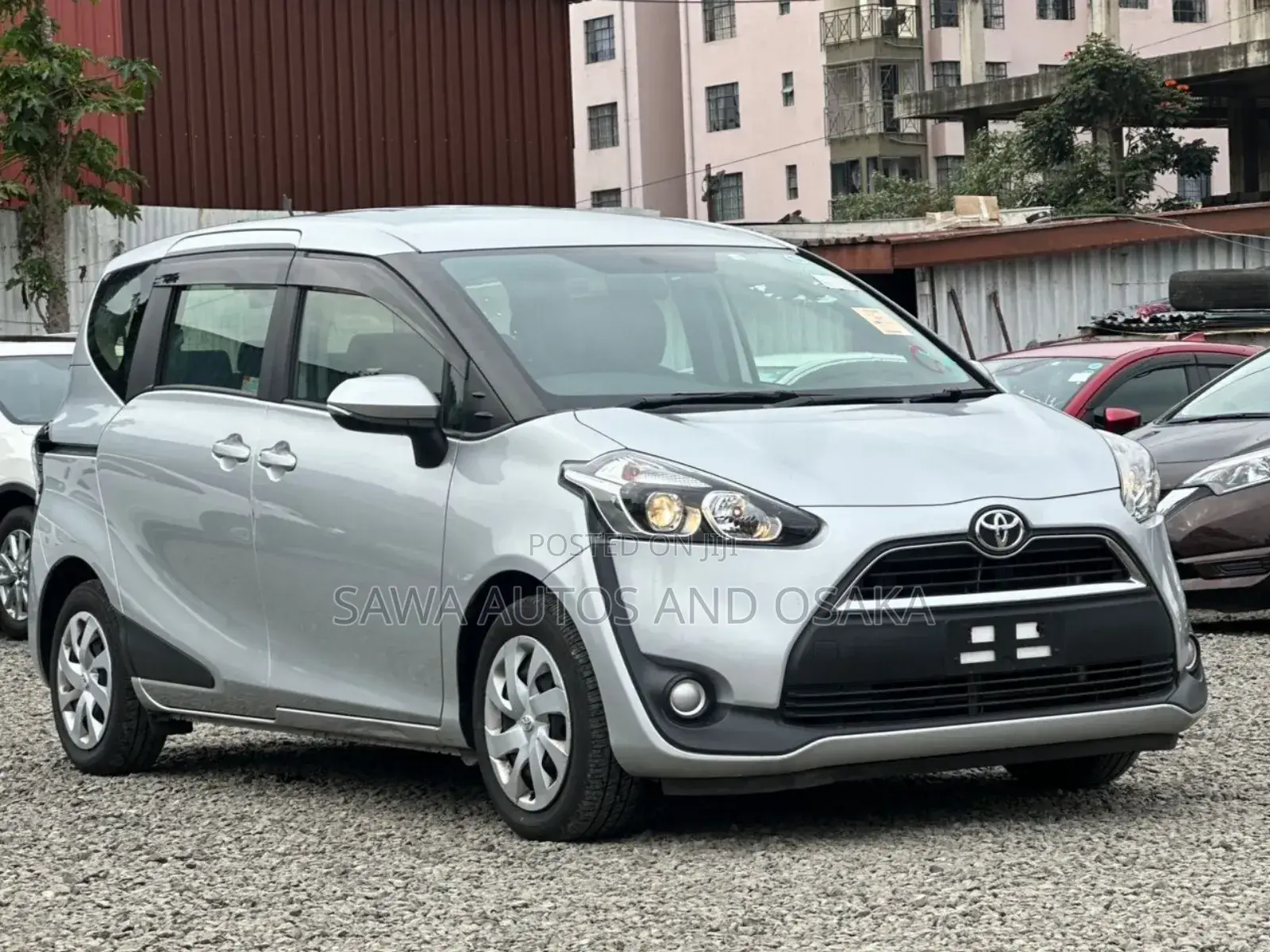 Toyota Sienta 2019 Silver