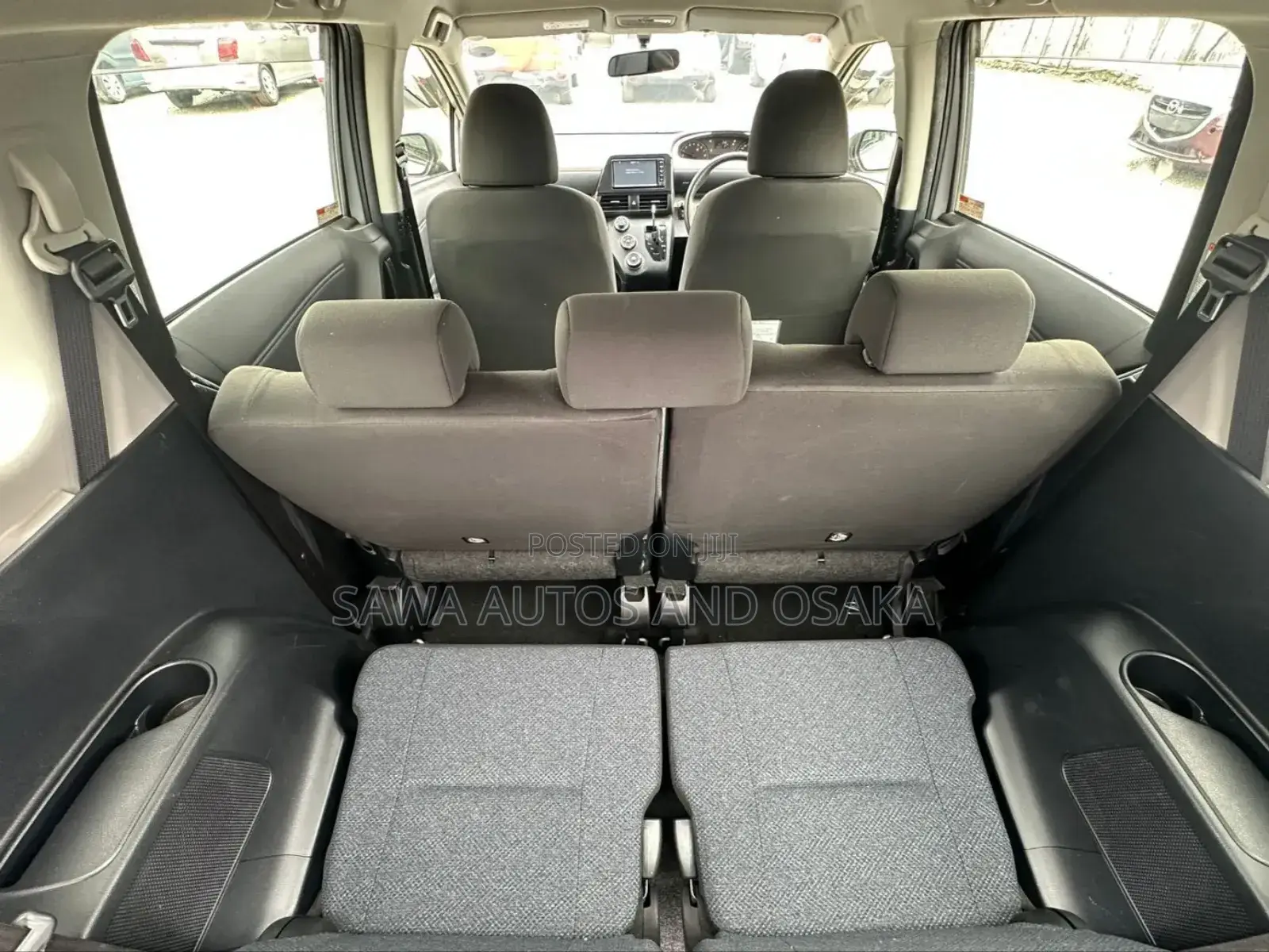 Toyota Sienta 2019 Silver